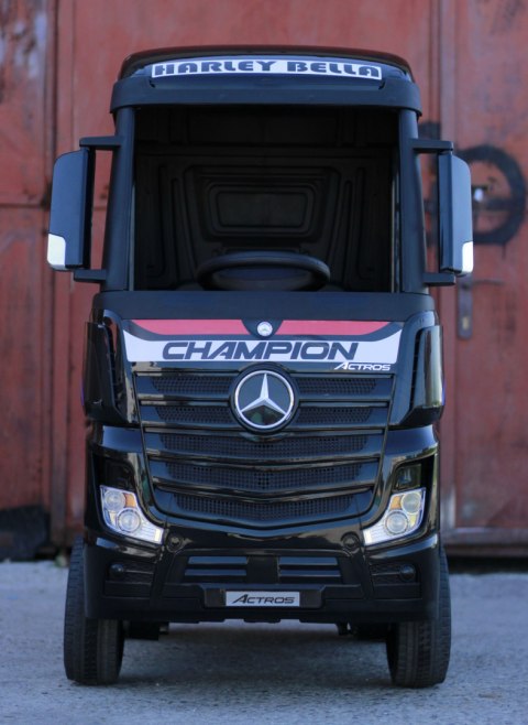 Mercedes Actros + naczepa Czarny