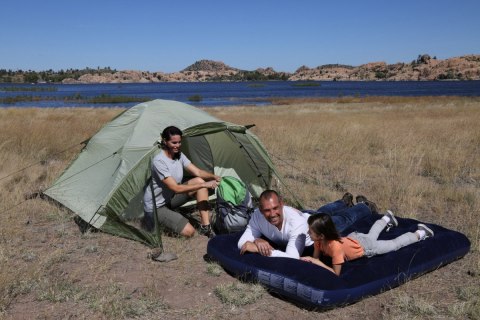 Materac Welurowy z Pompką 191 137 28cm BESTWAY