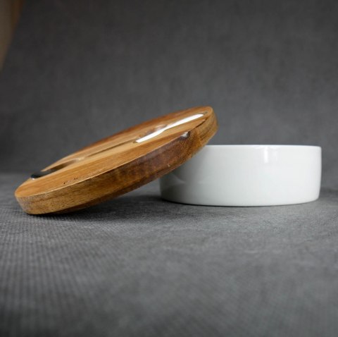 KASSEL Cukiernica porcelanowa z pokrywką drewno