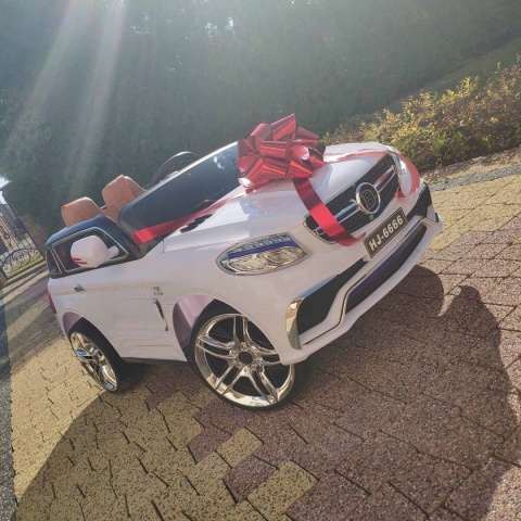 AUTKO MERCEDES NA AKUMULUATOR USB LCD SKÓRA MP4