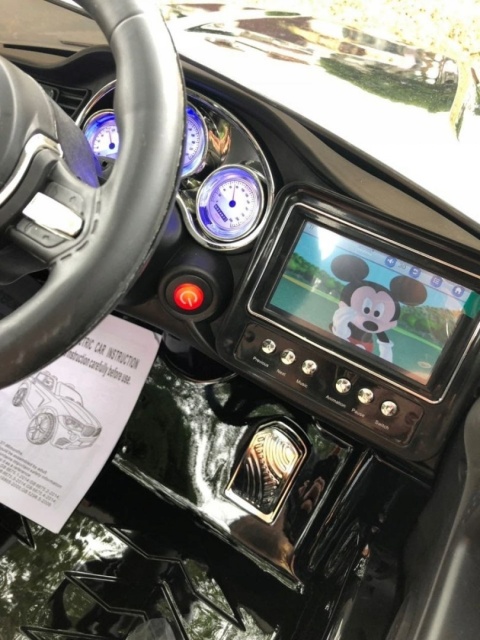AUTKO MERCEDES NA AKUMULUATOR USB LCD SKÓRA MP4