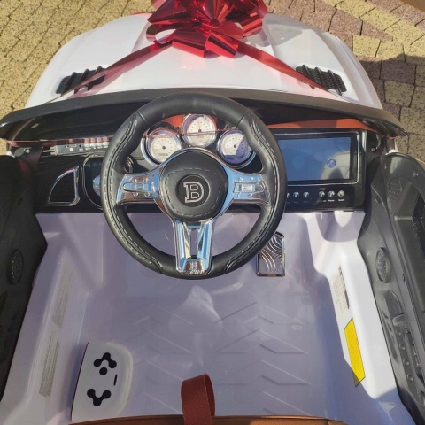 AUTKO MERCEDES NA AKUMULUATOR USB LCD SKÓRA MP4