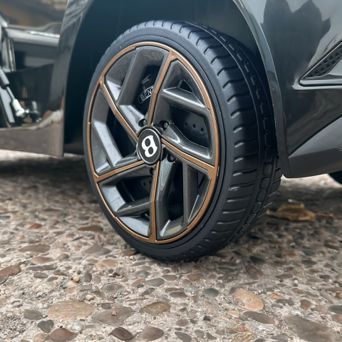 BENTLEY BACALAR CZARNY Auto na akumulator EVA SKÓRA Pilot