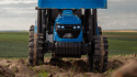 Wielki traktor na akumulator TITAN 24V 2x200W z przyczepką łyżką + kabina niebieski
