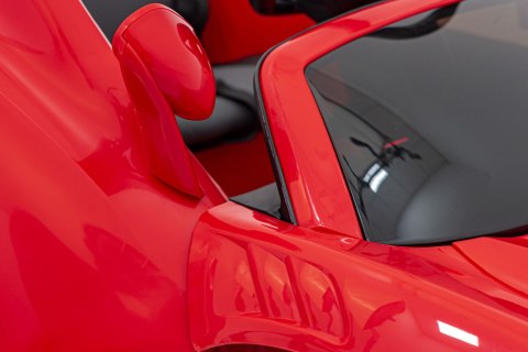 Pojazd Mclaren Artura Czerwony