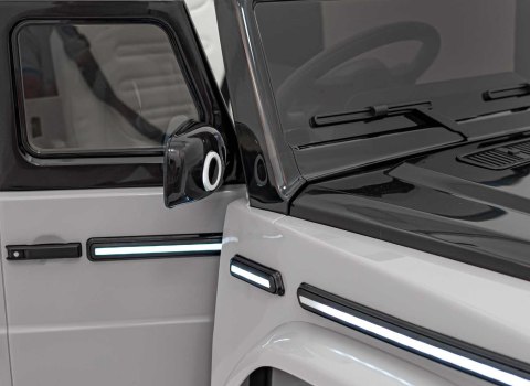 Autko na akumulator Mercedes Benz EQG Srebrny 4x4 12V9Ah