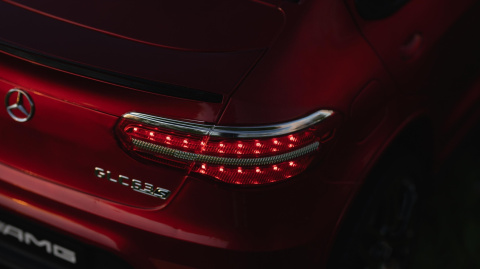 POZWROTOWY MERCEDES GLC 63S MIĘKKIE SIEDZENIE, MIEKKIE KOŁA, SYSTEM ESW, QLS5688