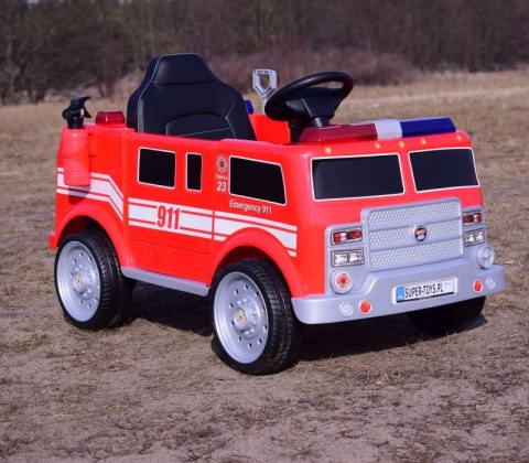 STRAŻ POŻARNA NA AKUMULATOR Z GAŚNICĄ I KOGUTAMI/P17