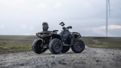 Quad Can Am Outlander 4x4 na akumulator 12V 14Ah + PILOT Czarny