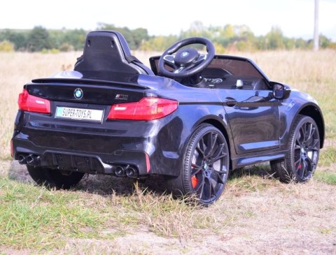 POWYSTAWOWY - ORYGINALNE BMW M5 24V Z FUNKCJĄ DRIFTU - MIĘKKIE KOŁA, DUŻE SIEDZENIE /SX2118