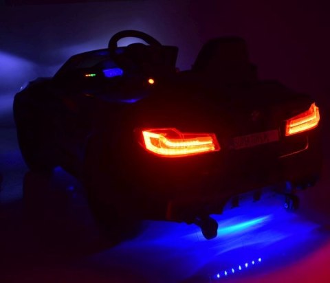 POWYSTAWOWY - ORYGINALNE BMW M5 24V Z FUNKCJĄ DRIFTU - MIĘKKIE KOŁA, DUŻE SIEDZENIE /SX2118