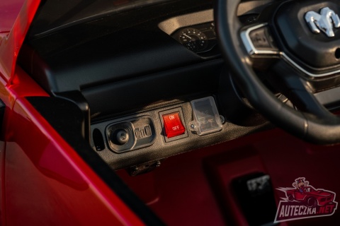 Pojazd RAM 3500 Czerwony