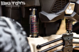 Buggy CAN-AM Maverick 3 DELUXE + Pompowane KOŁA auto na akumulator Czarny 4x200W 24V DK-CA001