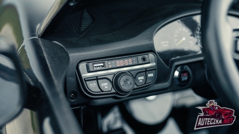 OUTLET Auto na akumulator Porsche 911 GT3 24V 14Ah Czarny Lakierowany+ 4x200W MOCY + PILOT