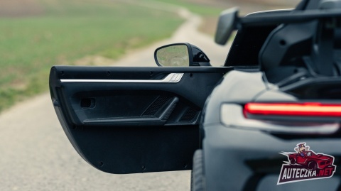 OUTLET Auto na akumulator Porsche 911 GT3 24V 14Ah Czarny Lakierowany+ 4x200W MOCY + PILOT