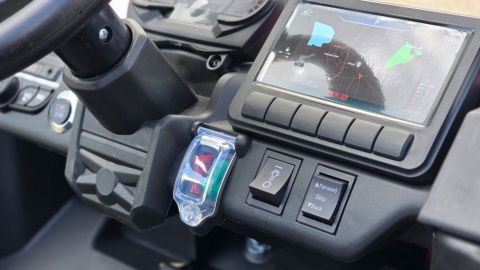 Auto Na Akumulator Buggy Can-am MAVERICK 4x200W 24V DK-CA003 Różowy