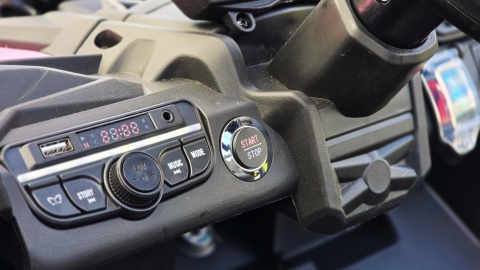 Auto Na Akumulator Buggy Can-am MAVERICK 4x200W 24V DK-CA003 Różowy