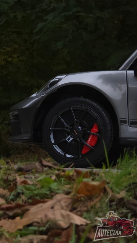 Auto na akumulator Porsche 911 GT3 560W 24V14AH STRONG + PANEL MP4 SREBRNY LAKIER