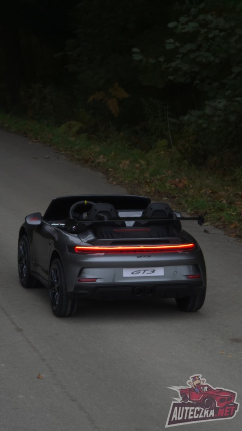 Auto na akumulator Porsche 911 GT3 560W 24V14AH STRONG + PANEL MP4 SREBRNY LAKIER