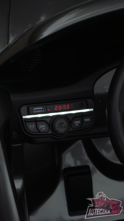 Auto na akumulator Porsche 911 GT3 560W 24V14AH STRONG + PANEL MP4 SREBRNY LAKIER