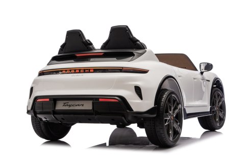 Pojazd Porsche Taycan Turbo S Biały