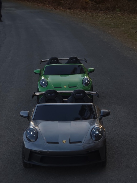 Auto na akumulator Porsche 911 GT3 560W 24V14AH STRONG + PANEL MP4 SREBRNY LAKIER