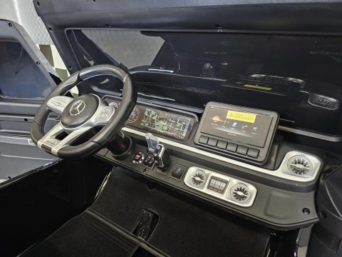 OUTLET Auto na akumulator Mercedes Benz G63 AMG GIGANT XXL 4x200W 24V Czarny + POWIĘKSZONY AKUMULATOR 24V 20AH