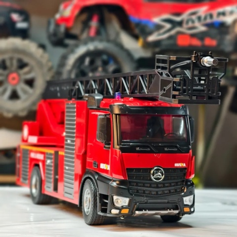Wóz Strażacki Z Dźwigiem Zdalnie Sterowany RC Światła Woda Huina 1:18