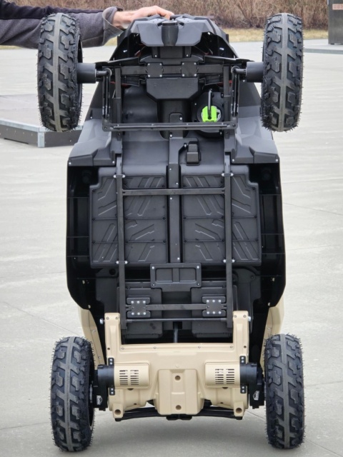 Pojazd Buggy CAN-AM Maverick DELUXE + POMPOWANE KOŁA 4x200W 2x24V10Ah Czarny / Khaki