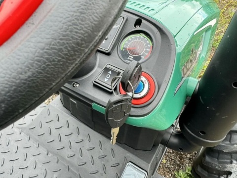 OLBRZYMI TRAKTOR 24 V Z PRZYCZEPĄ I ELEKTRYCZNIE PODNOSZONYM KIPREM SUPER JAKOŚĆ/HC306