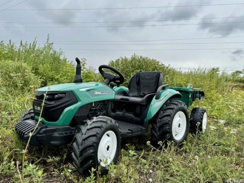 OLBRZYMI TRAKTOR 24 V Z PRZYCZEPĄ I ELEKTRYCZNIE PODNOSZONYM KIPREM SUPER JAKOŚĆ/HC306