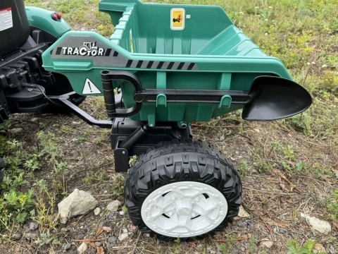 OLBRZYMI TRAKTOR 24 V Z PRZYCZEPĄ I ELEKTRYCZNIE PODNOSZONYM KIPREM SUPER JAKOŚĆ/HC306