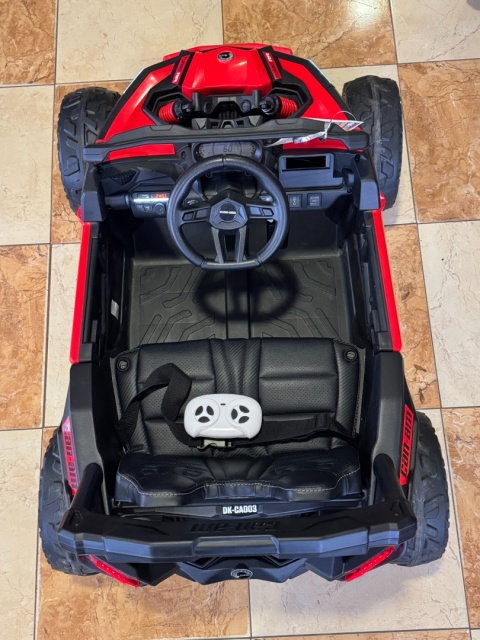 OUTLET ORYGINALNY CAN-AM MAVERICK NA AKUMULATOR 800 W, PEŁNE WYPOSAŻENIE /DK-CA003