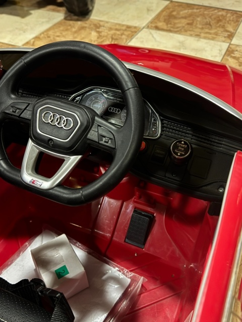 OUTLET Pojazd Audi Q8 LIFT Czerwony