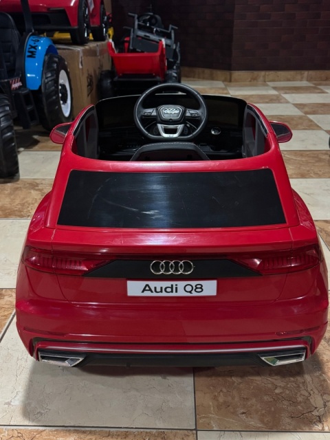 OUTLET Pojazd Audi Q8 LIFT Czerwony