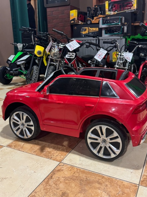 OUTLET Pojazd Audi Q8 LIFT Czerwony