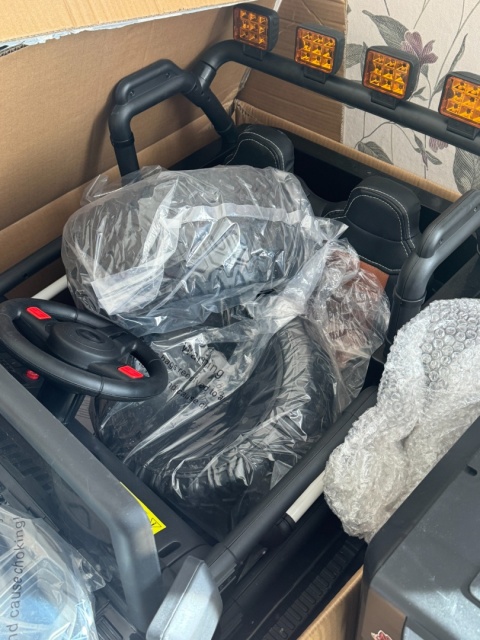 Outlet Pojazd Monster Jeep 4x4 Czarny WXE1688 24V7Ah 800W