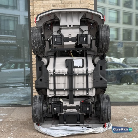 Wilkie auto na akumulator SUV BOMBARDIER 4x200W 24V do 11km/h