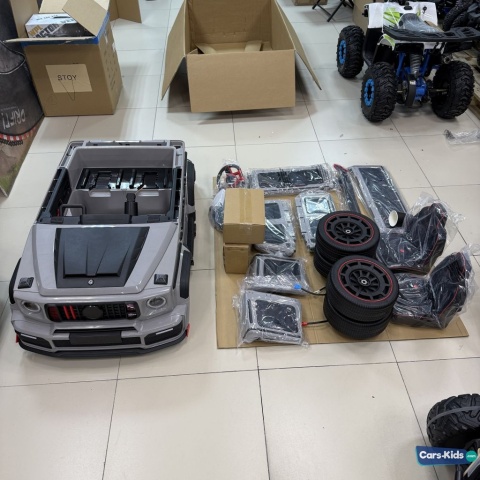 Wilkie auto na akumulator SUV BOMBARDIER 4x200W 24V do 11km/h