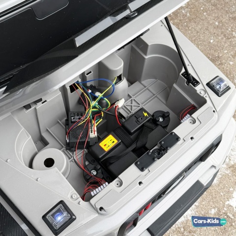 Wilkie auto na akumulator SUV BOMBARDIER 4x200W 24V do 11km/h