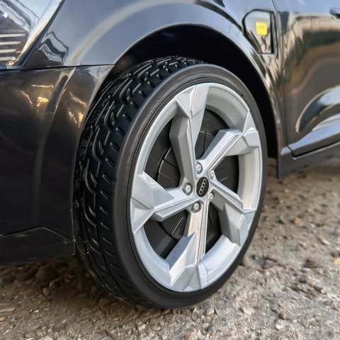 Auto AUDI SQ8 2x45W 12V9Ah SKÓRA MP3 PILOT