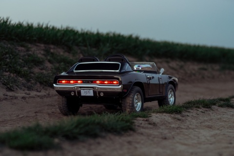 Auto na akumulator DODGE CHARGER 2x200W 24V 7Ah + DYM