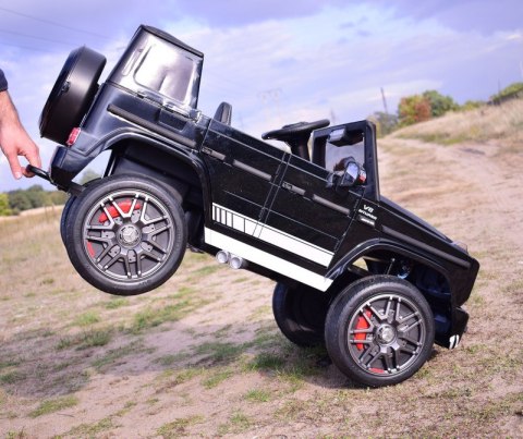 DUŻY TRAKTOR NA AKUMULATOR BLAST 4x4 Z KABINĄ PILOTEM PRZYCZEPKĄ