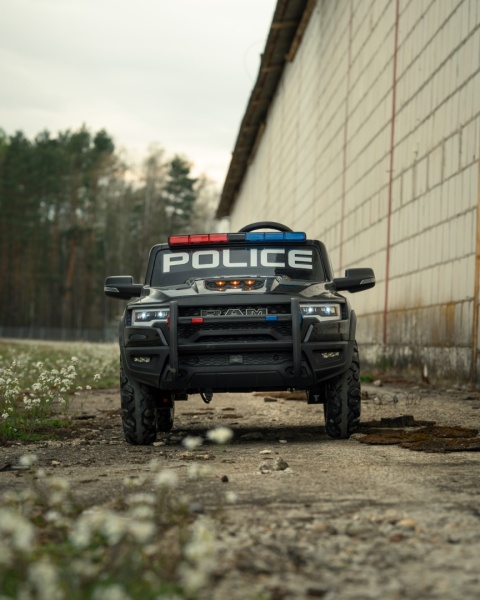 Duże dwuosobowe autko JEEP RAM ZB619-P 4x200W 24V10Ah Policyjny