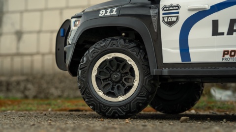 Duże dwuosobowe autko JEEP RAM ZB619-P 4x200W 24V10Ah Policyjny