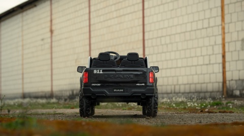 Duże dwuosobowe autko JEEP RAM ZB619-P 4x200W 24V10Ah Policyjny