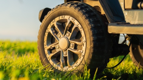NOWY Jeep Wrangler Rubicon Lift 2.0 4x200W 24V 10Ah