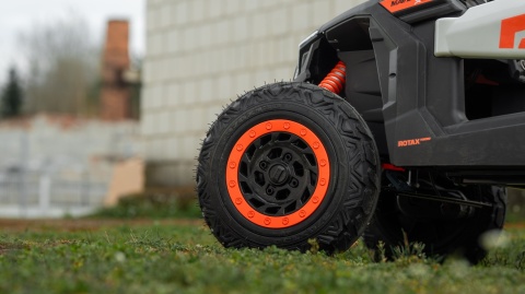 Pojazd Buggy CAN-AM Maverick DELUXE + POMPOWANE KOŁA 4x200W 2x24V7Ah Pomarańczowy
