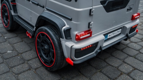 Wilkie auto na akumulator SUV BOMBARDIER 4x200W 24V do 11km/h