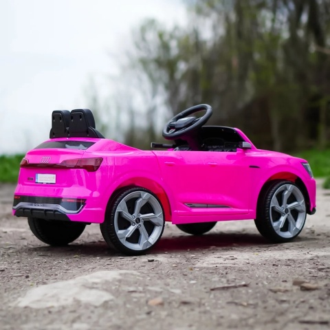 Auto na akumulator AUDI SQ8 Różowy + PILOT MP3 KOŁA EVA